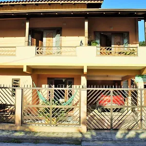 Casa 01 Dorm Terreno Compartido Bombinhas